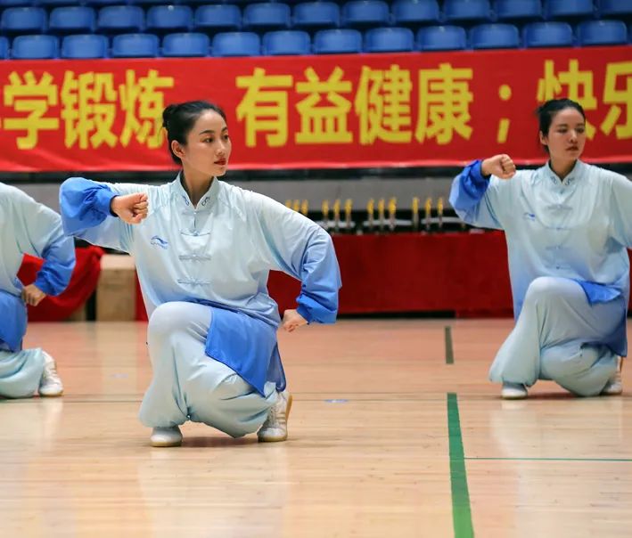大地回春養生功視頻_養生舞春回大地原版_大地回春保健操視頻