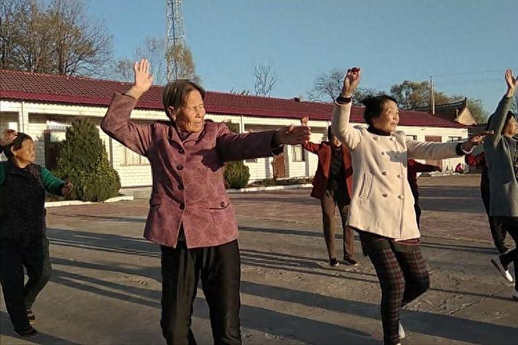 老年人冬季養生，要記住“2防、3暖、4忌”，平安健康度過寒冬！